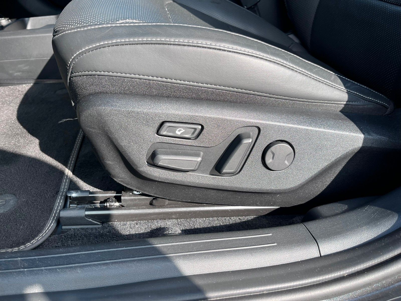 Fahrzeugabbildung Kia EV6 Leder Sitzhzg/lüftung Kamera WP Design Ambie