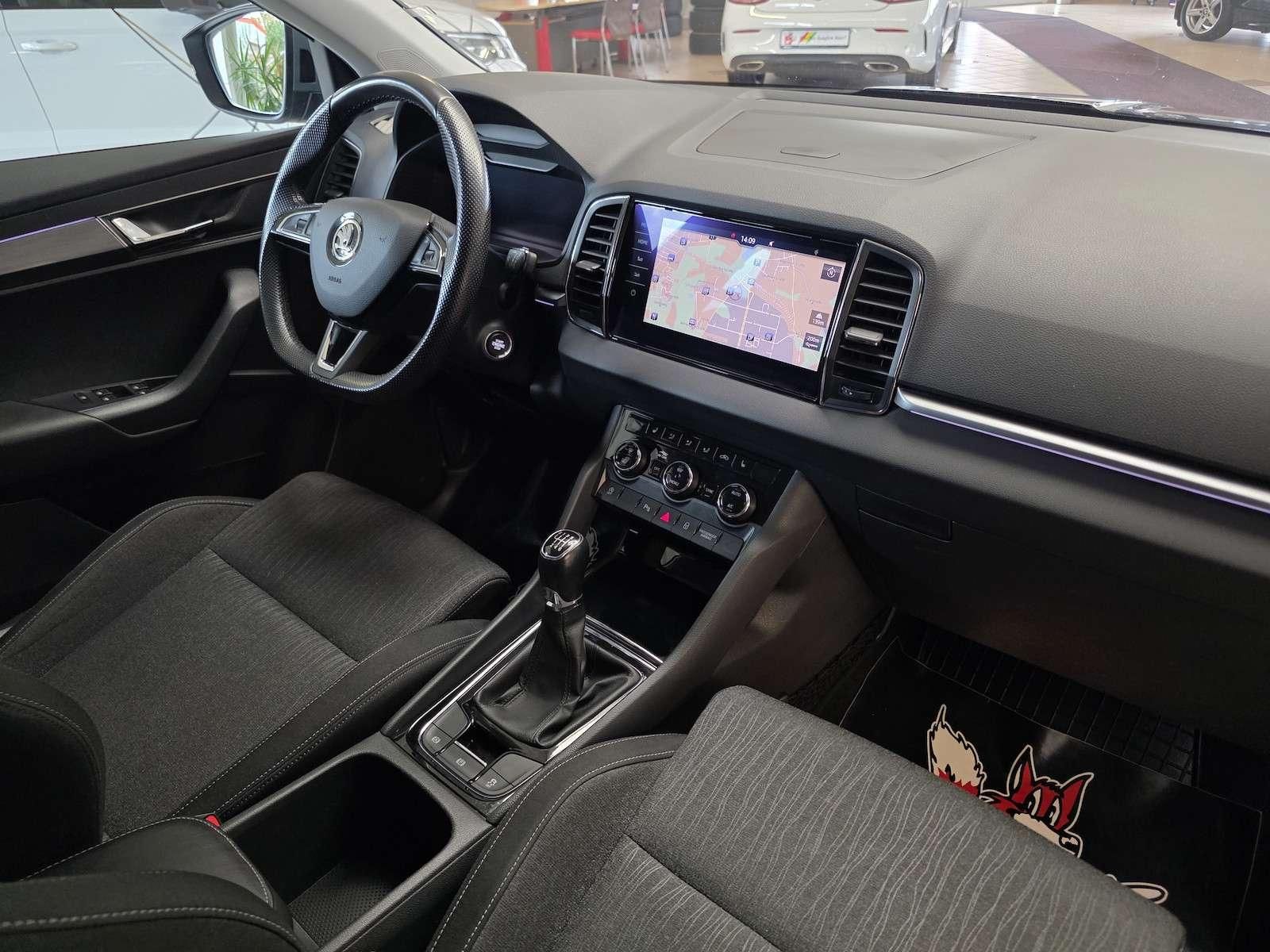 Fahrzeugabbildung SKODA Karoq 2.0 TDI/LED/Nav/Virtual/Memory/ACC/VZE/...