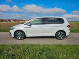 Volkswagen Touran 1.8 TSI DSG R-Line 7-Sitze AHK StHzg Pano