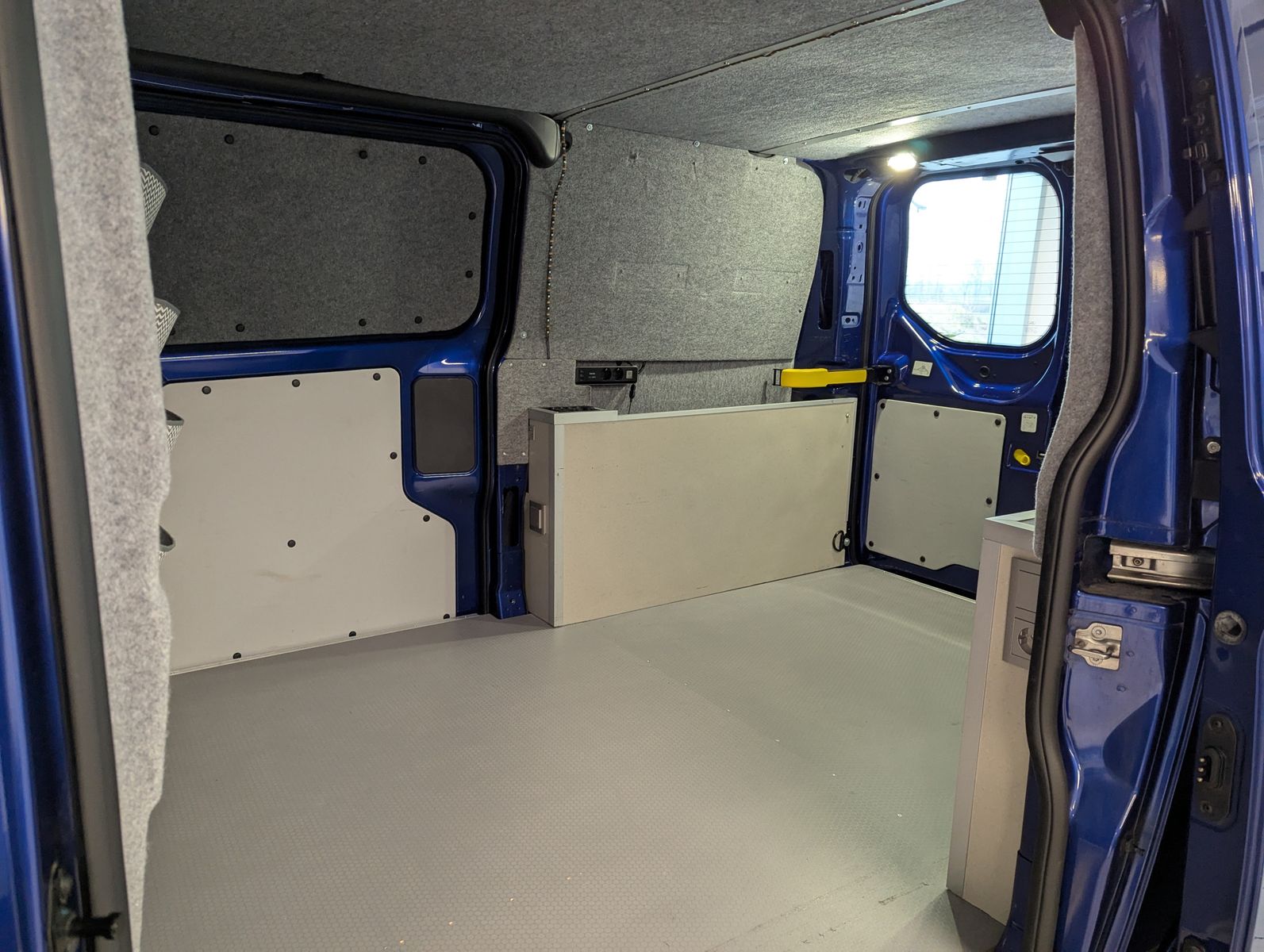 FORD Transit Custom 290 Sport Camper-Umbau Klima AHK - Image 19