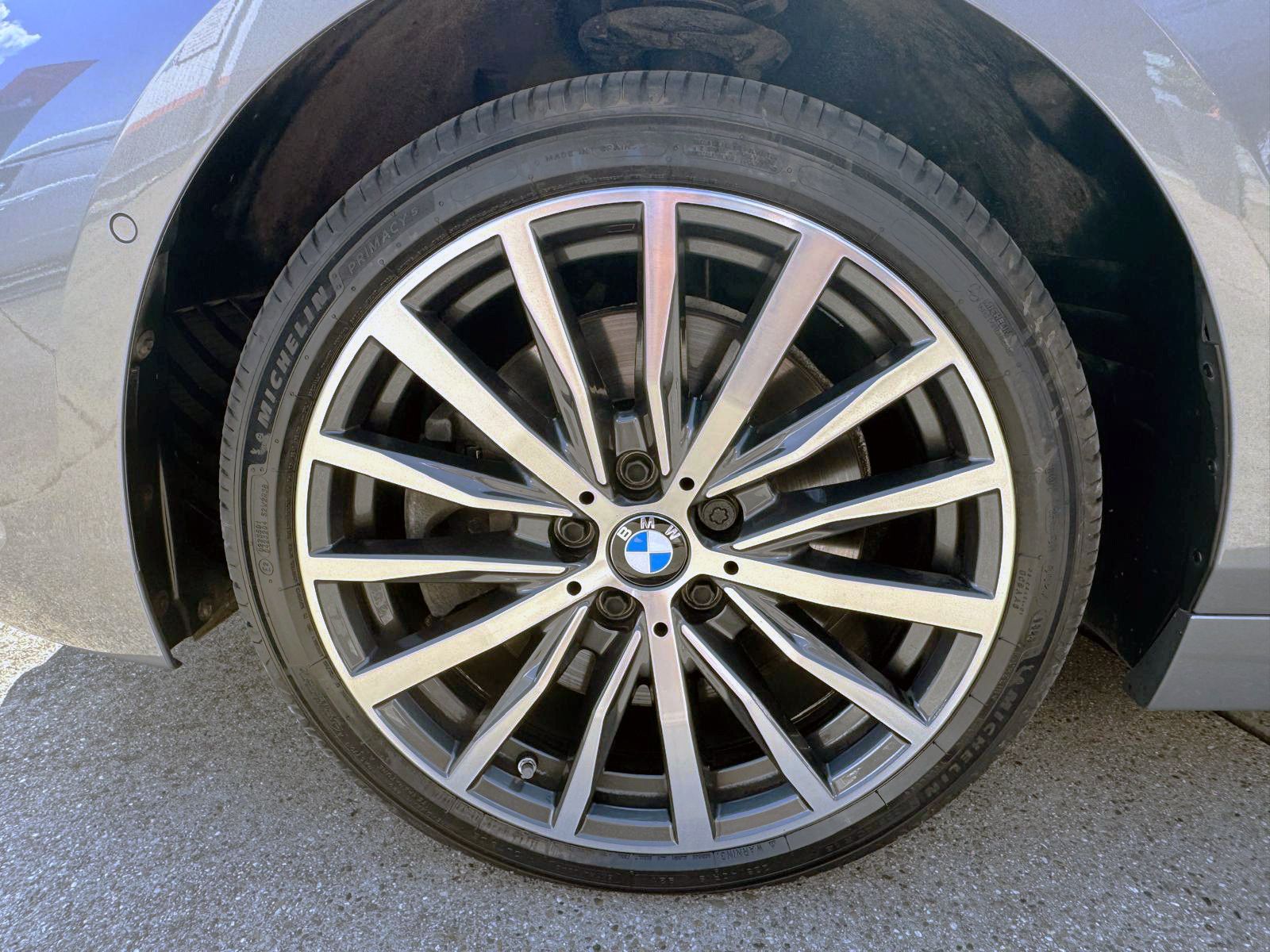 Fahrzeugabbildung BMW 120i Advantage Steptr. ACC PDC AHK H&K SHZ LED