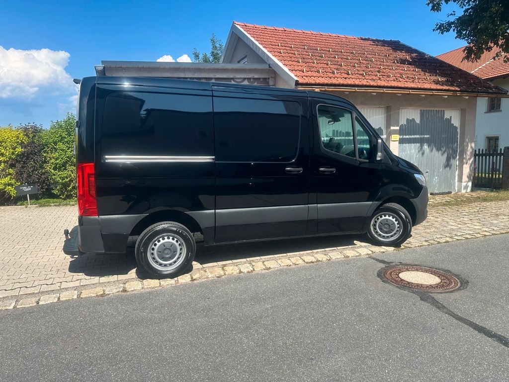 Image of Mercedes-Benz Sprinter