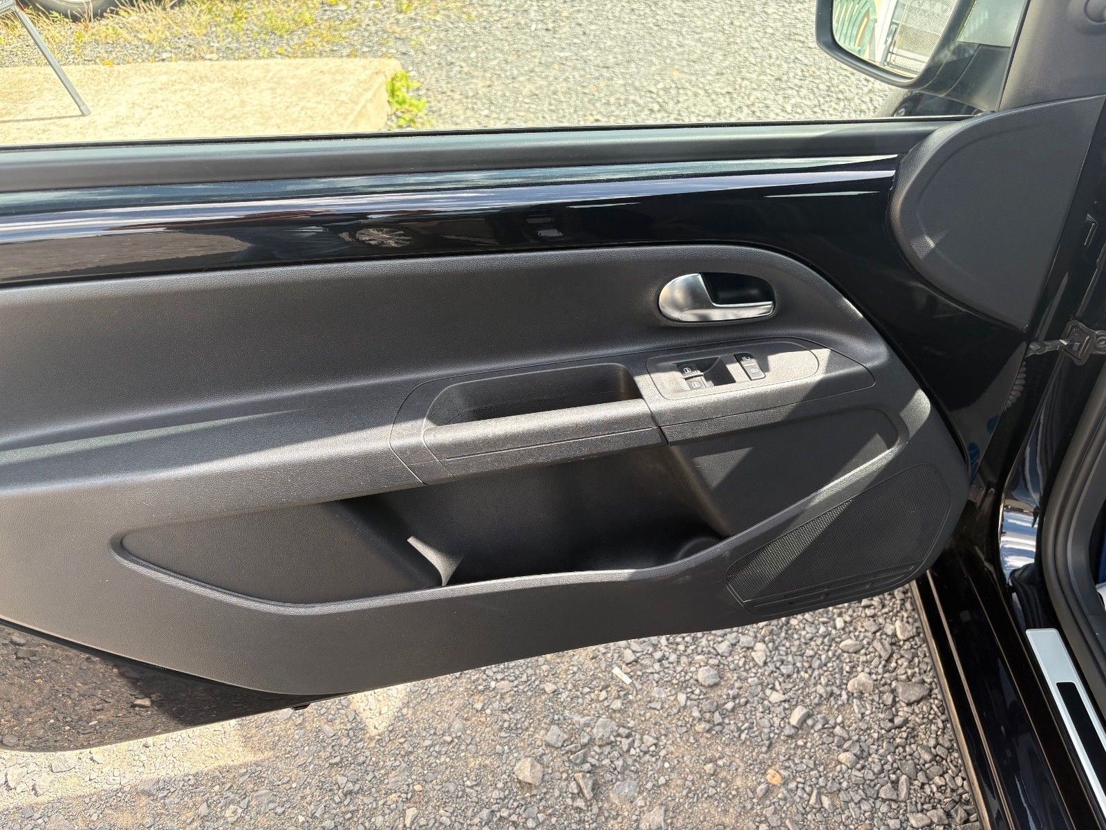 Fahrzeugabbildung Volkswagen up! club up! Navi Klima TÜV 05/2027 Scheckheft