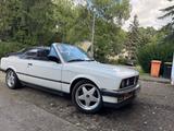 BMW 320 Cabrio, technisch Top, 142TK - BMW 320 aus 1988 mit Benzin-Antrieb: Cabrio