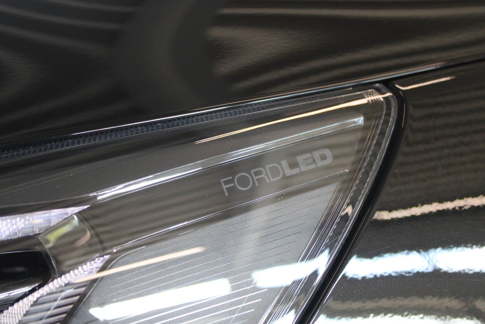 Fahrzeugabbildung Ford Focus ST-Line X AHK M-LED STDHZ B&O ACC WinterP.