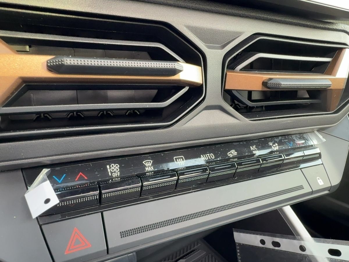 Fahrzeugabbildung Dacia Bigster Extreme HYBRID 155 el. Heckkl. SHZ