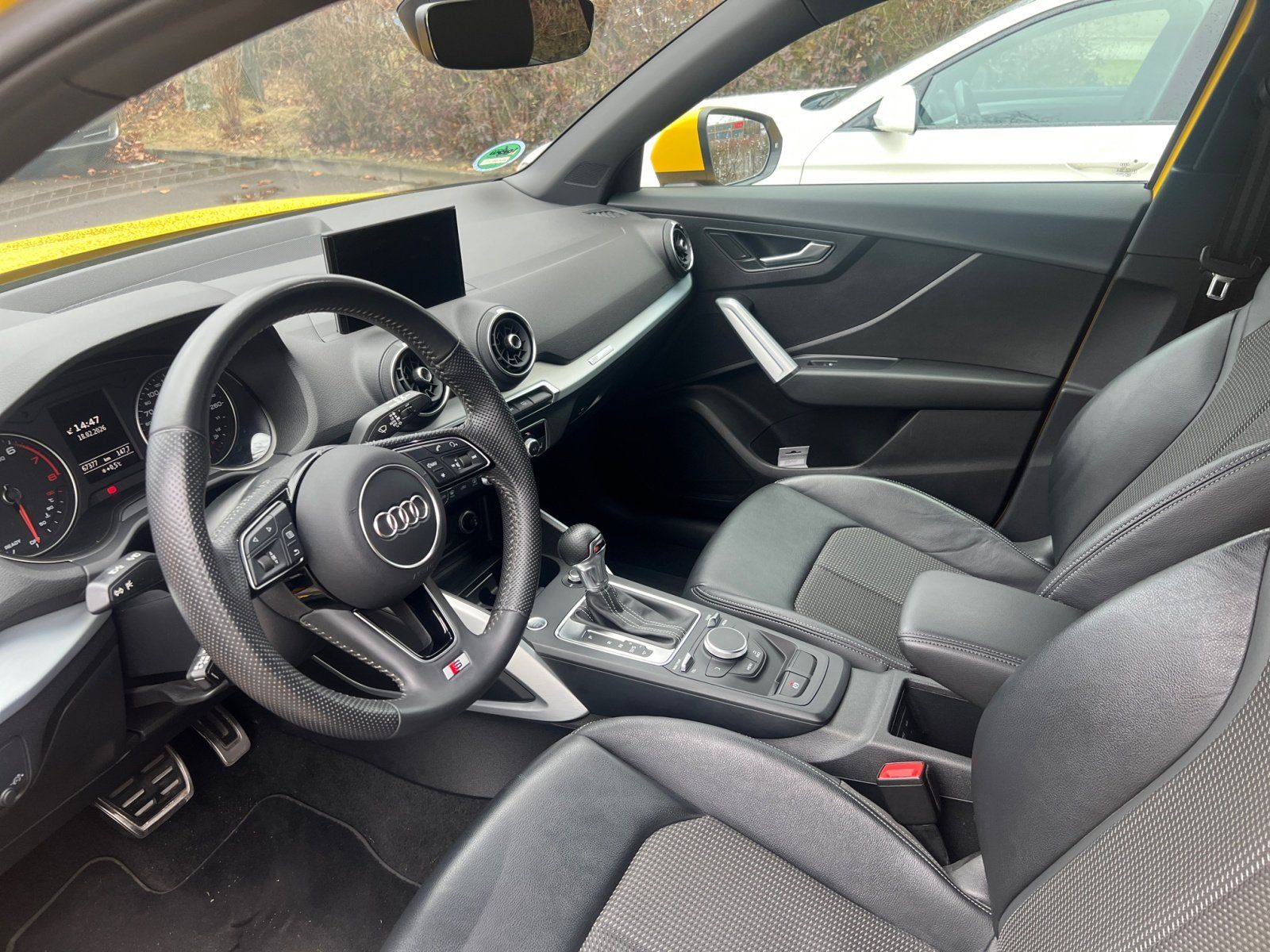 Fahrzeugabbildung Audi Q2 35 TFSI AHK+AUT+LED+LM+Navi+PDC+SHZ+SoundSys