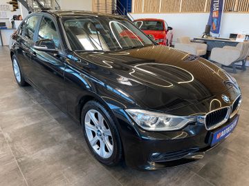 BMW 318D Lim.*NAVI*LED*PDC*SZH*APPLE-CARPLAY*