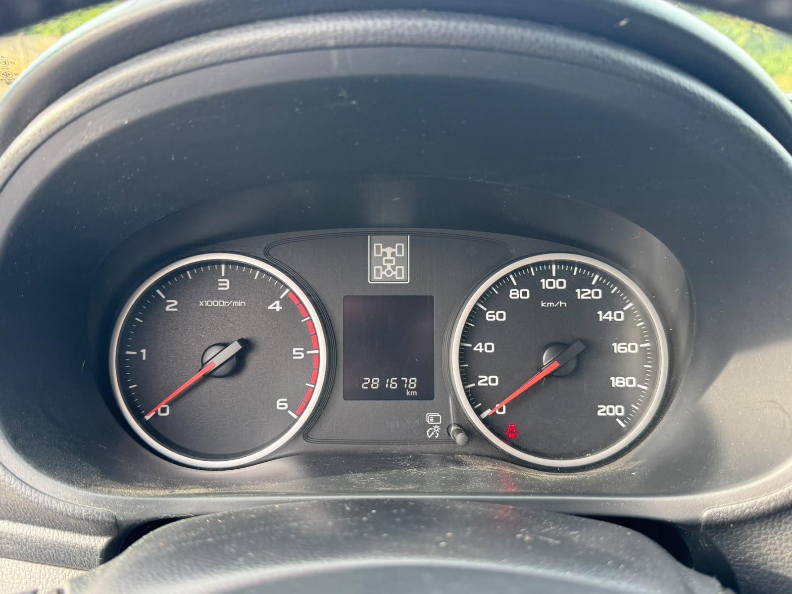 Mitsubishi L200 PLUS DOPPELKABINE 4WD ROADRANGER TÜV 10/27