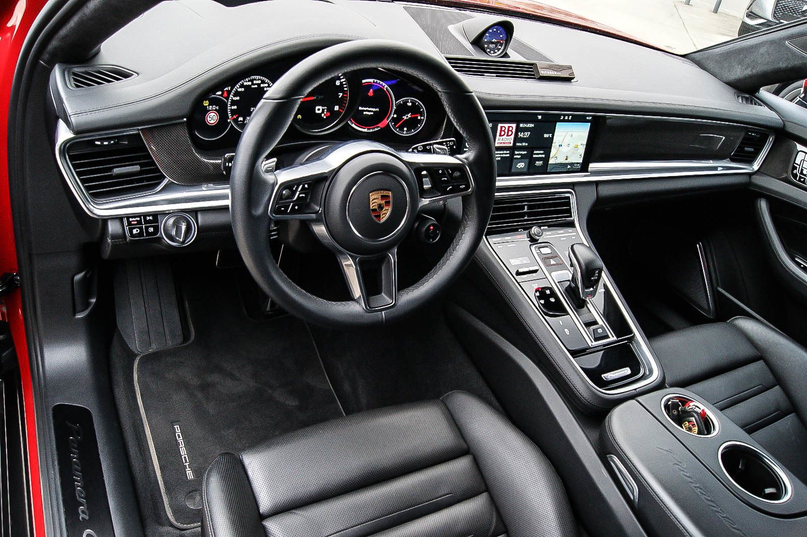 Fahrzeugabbildung Porsche Panamera SportTurismo GTS 4.0 NIGHT VISION ANHZV