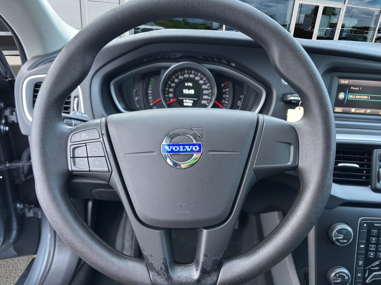 Fahrzeugabbildung Volvo V40 Basis