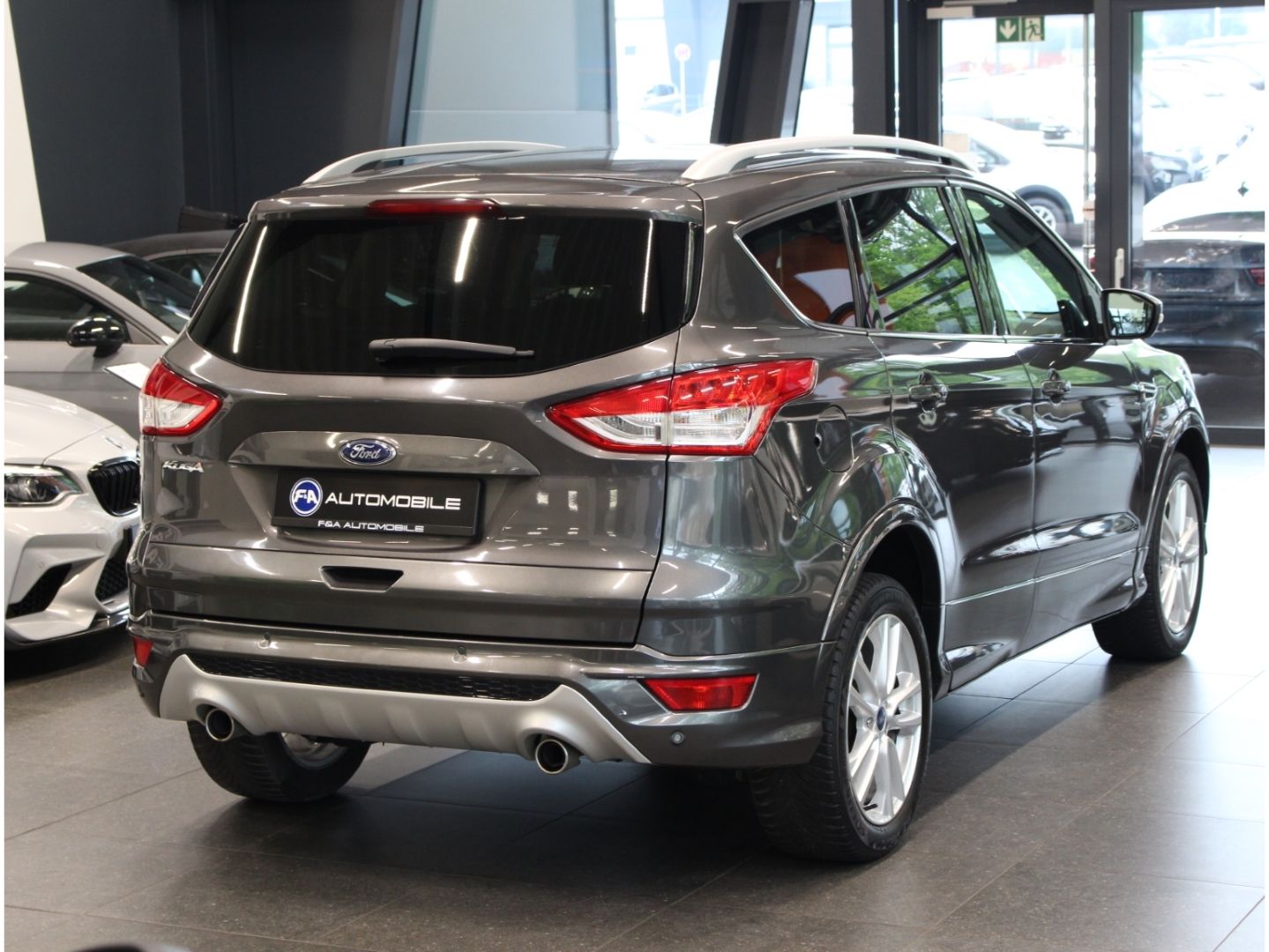 Fahrzeugabbildung Ford Kuga Individual 2.0 TDCi *AHK*Pano*Klima*