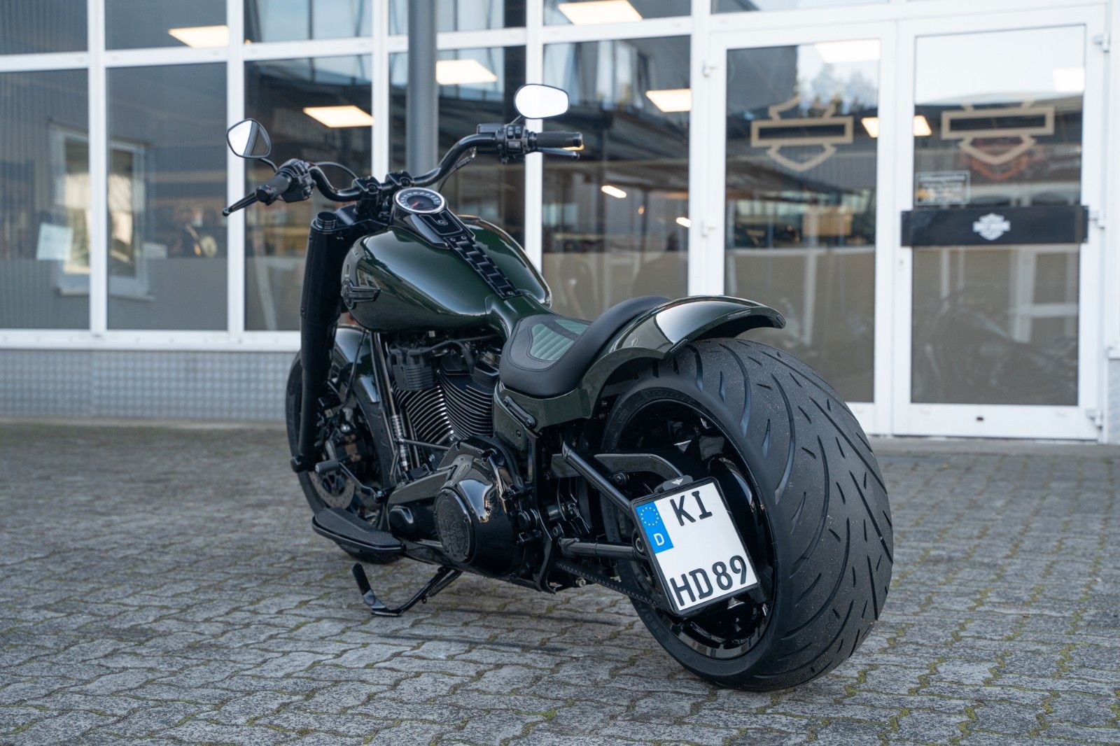 Fahrzeugabbildung Harley-Davidson GREEN DARK FAT BOY FLFBS 114 MY24 -JEKILL&HYDE-