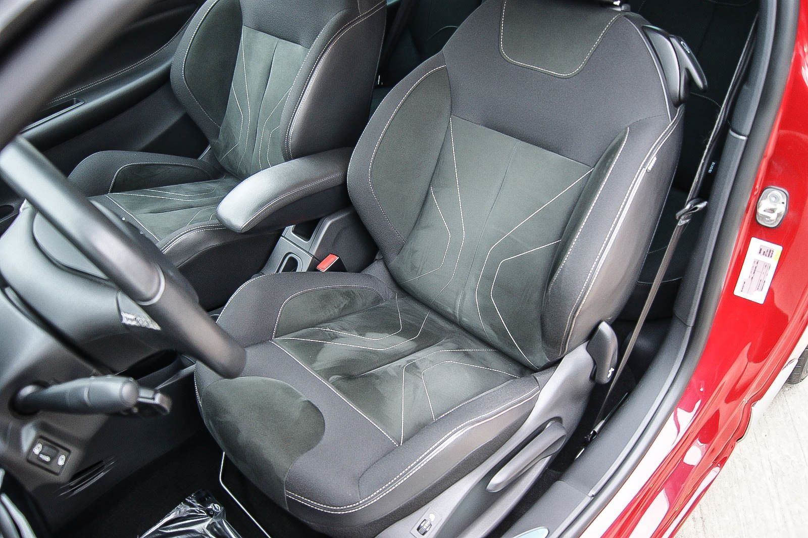 Fahrzeugabbildung Andere DS 3 SportChic Automatik LED VISION STYLE-PAKET