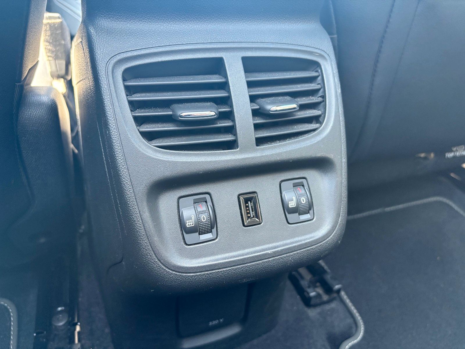 Fahrzeugabbildung Opel Grandland (X) 1.2 Aut. Ultimate Navi Leder Pano