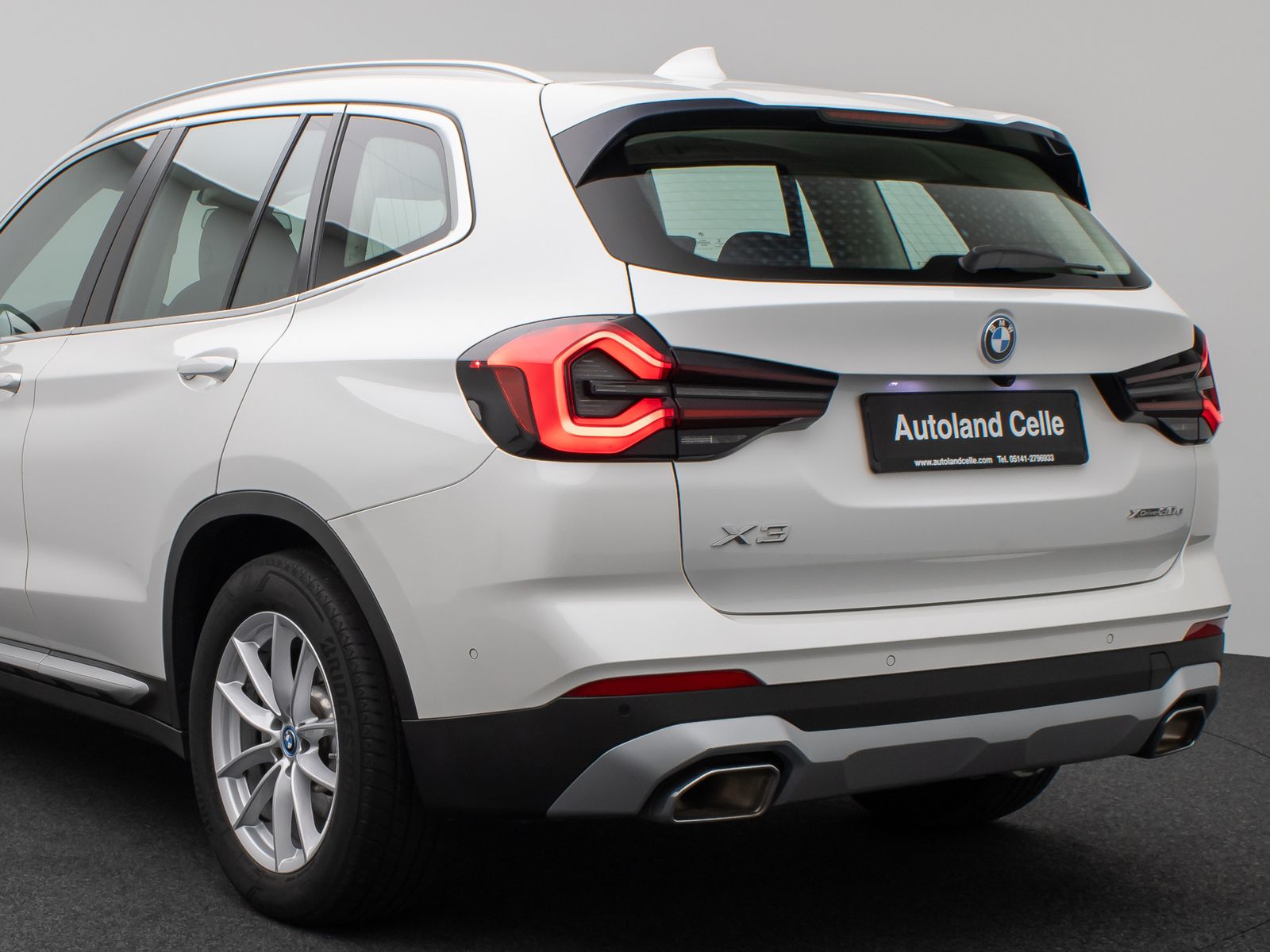 Fahrzeugabbildung BMW X3 xD30e Kamera HUD DAB Lenkrhzg Alarm AHK Sport