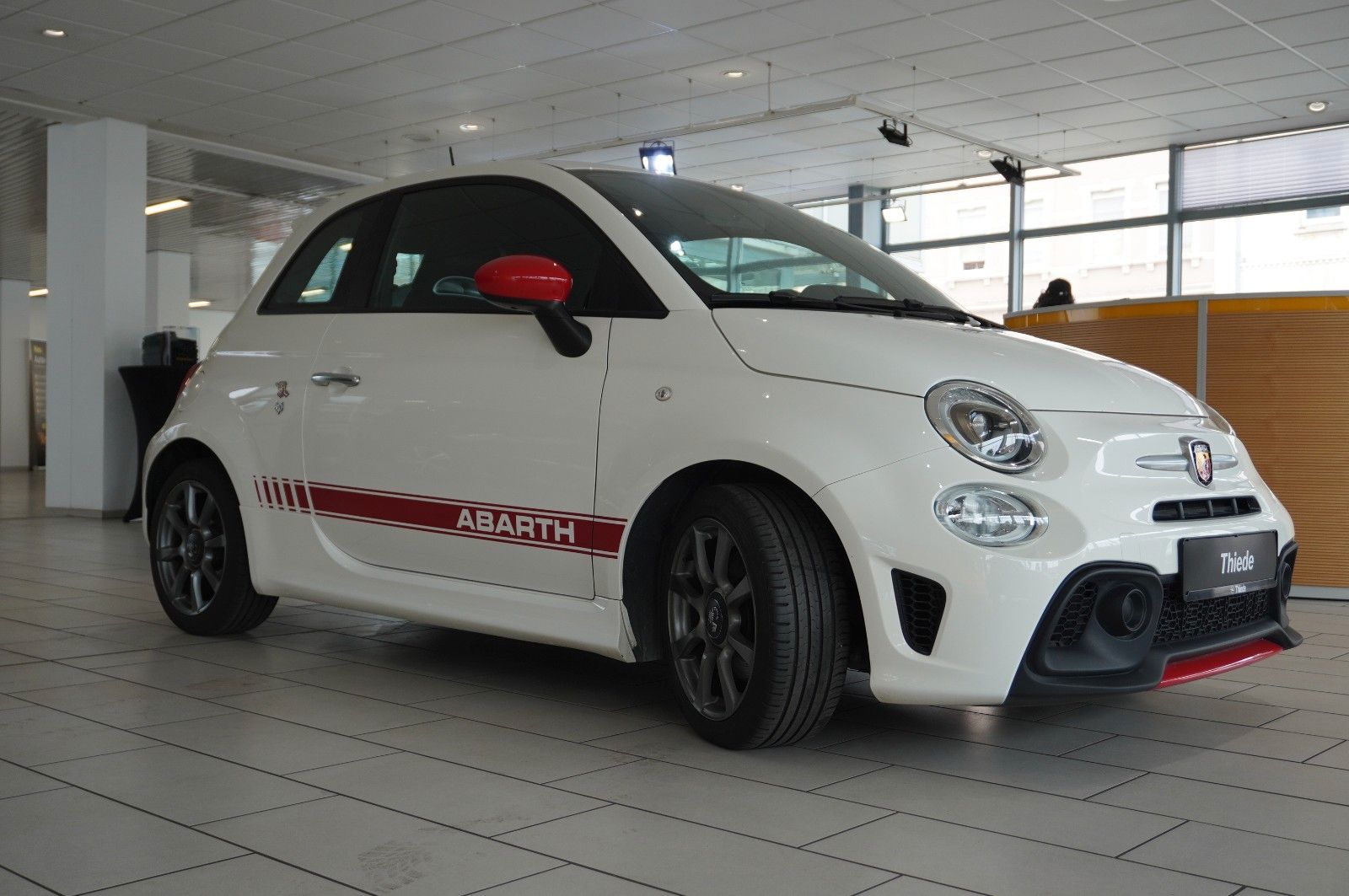 Fahrzeugabbildung Abarth 595 1.4 T-JET CORSA NAVI/LED/VIRTUAL/SPORT/DAB+
