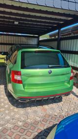 Skoda Octavia 2.0 TSI RS Combi RS - Skoda Octavia: Grün, RS