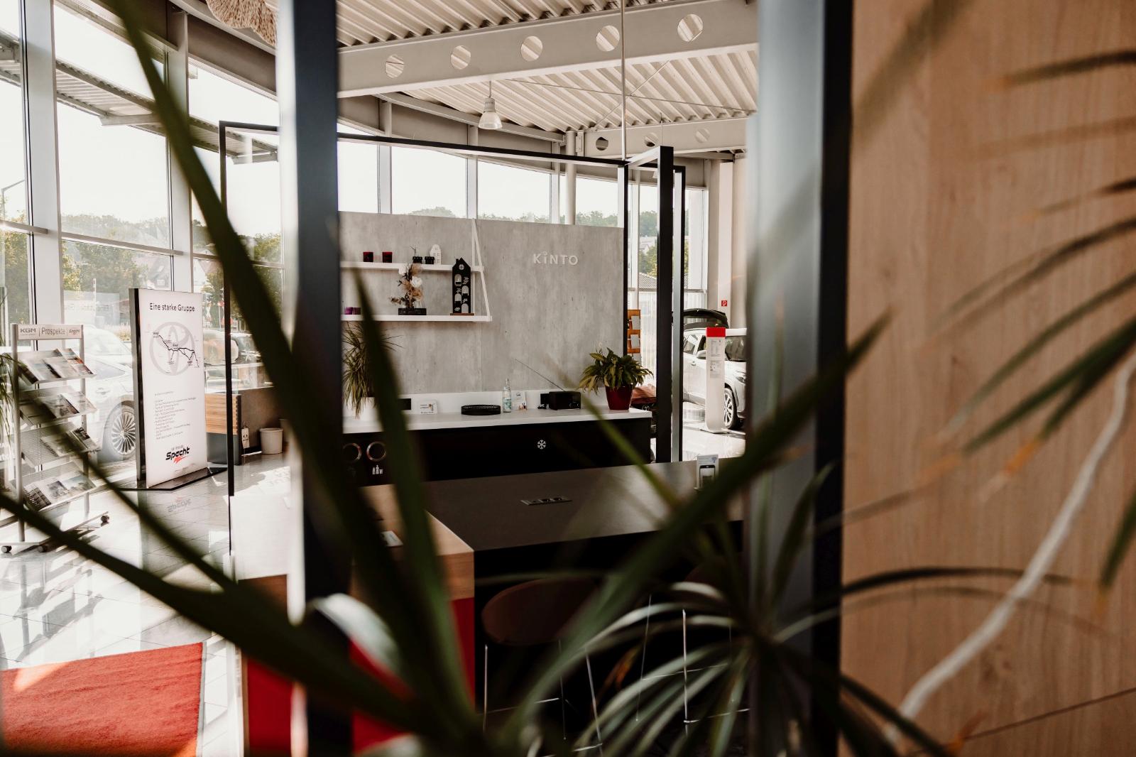 showroom-image-top