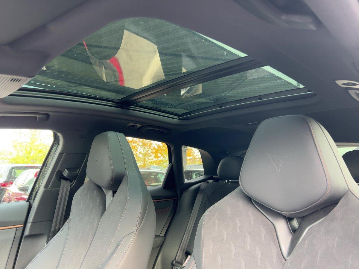 Cupra Terramar 1.5 eTSI DSG MATRIX+AHK+ACC+HUD+PANO+36