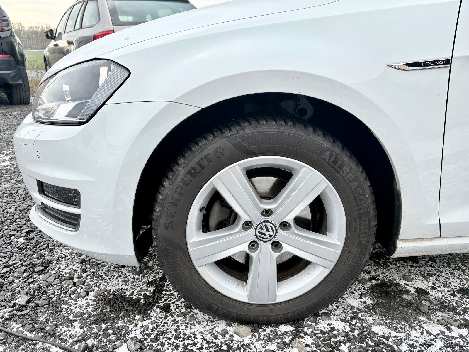 Fahrzeugabbildung Volkswagen Golf VII 2.0TDI Lim. LOUNGE Navi Klima PDC SPORT