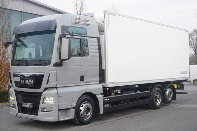 MAN TGX 26.480 / 6x2 / BDF Igloocar refrigerator 18