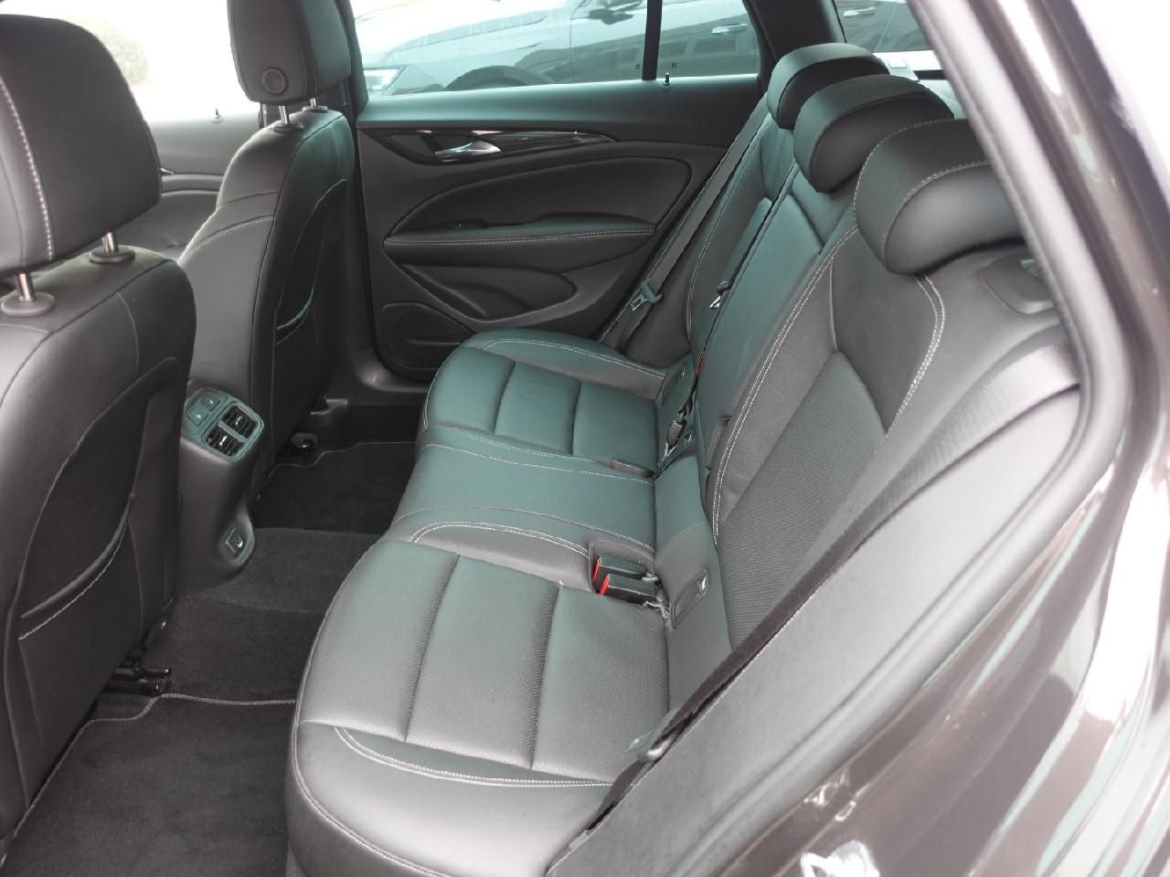 Fahrzeugabbildung Opel Insignia B Sports Tourer 1,5 Business Elegance