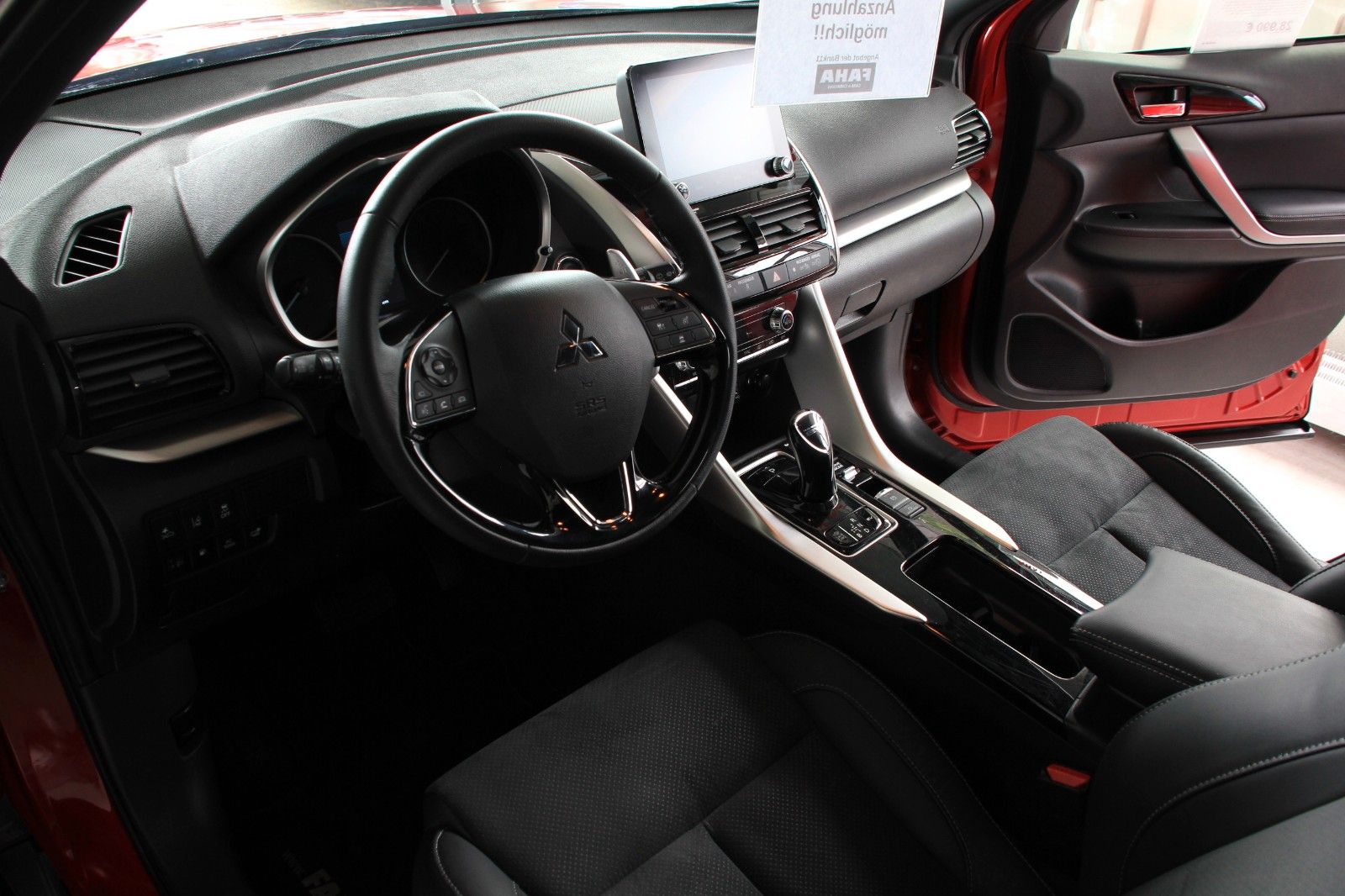Fahrzeugabbildung Mitsubishi Eclipse Cross Select PHEV 4WD