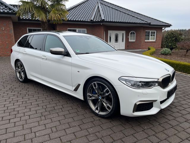 BMW M550 xDrive (B&W+20"+Standh.+Mega Voll !!)