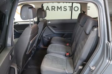 Volkswagen Touran 2.0 DSG R-Line 7-Sitze AHK Kamera