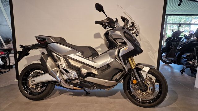 Honda X-ADV 750 / 0,- Anz. nur 130,-€ mon. Rate