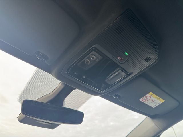 Born 58 kWh LED Navi Sitzh. ACC Keyless Kamera 2