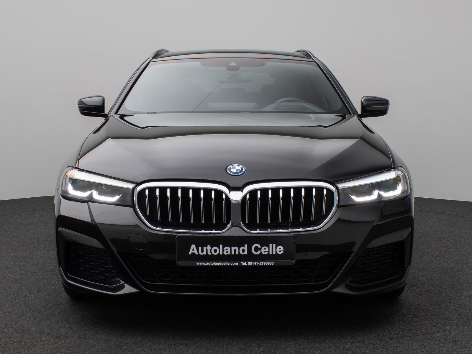 Fahrzeugabbildung BMW 530e xD M Sport Panorama HUD DAB H/K PDC AHK