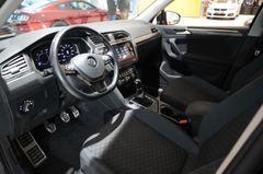 Fahrzeugabbildung Volkswagen Tiguan 2.0 TDI IQ. DRIVE NAVI/SH/KAMERA/VIRT/AHK