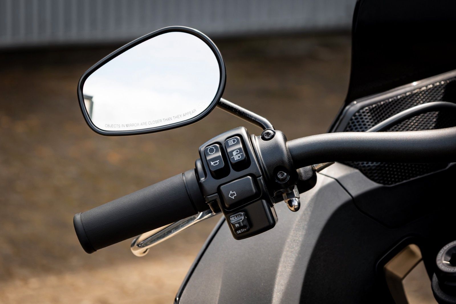 Fahrzeugabbildung Harley-Davidson FXLRST Low Rider ST 117 HeinzBikes Clubstyle SE