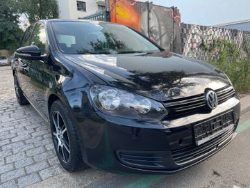 Volkswagen Golf - 1