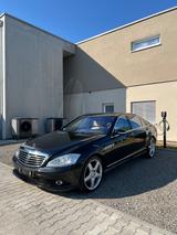 Mercedes-Benz S 500 L - AMG Paket ab Werk - Mercedes-Benz S 500 aus 2008 mit Benzin-Antrieb: Limousine