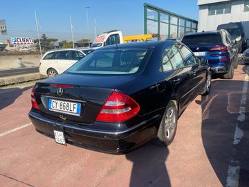 Mercedes E 280 - 3