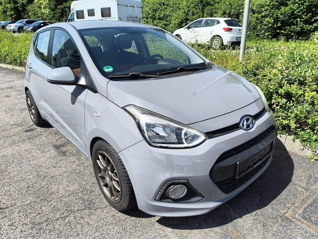 Fahrzeugabbildung Hyundai i10 1.2 FIFA World Cup Edition MOTORSCHADEN