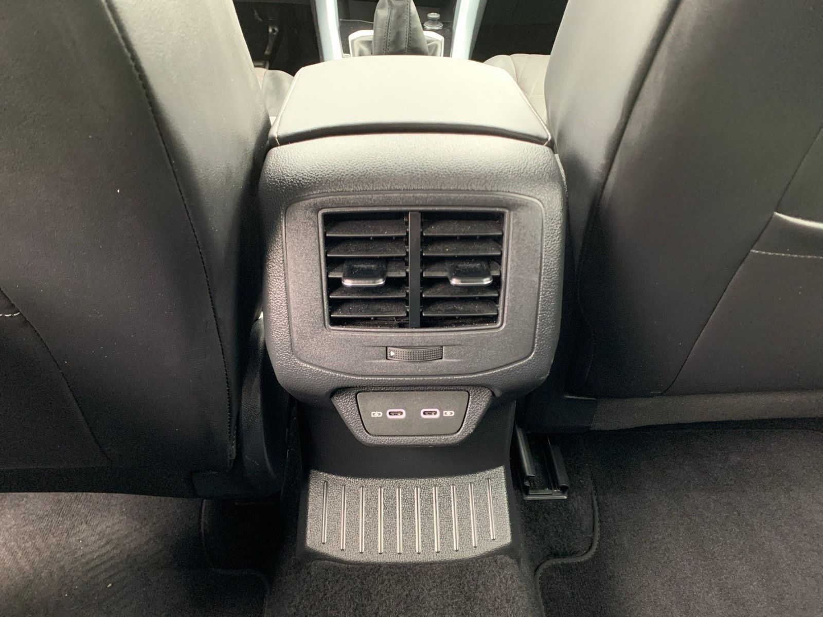 Volkswagen T-Roc - Bild 18