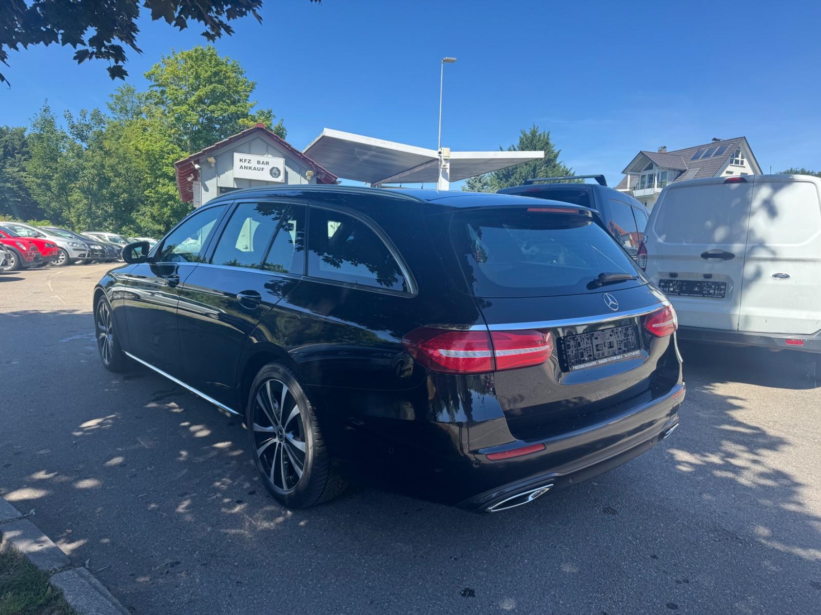 Mercedes-Benz E 400 E T-Modell 4Matic*MltibmLED*360KAM*PANO*