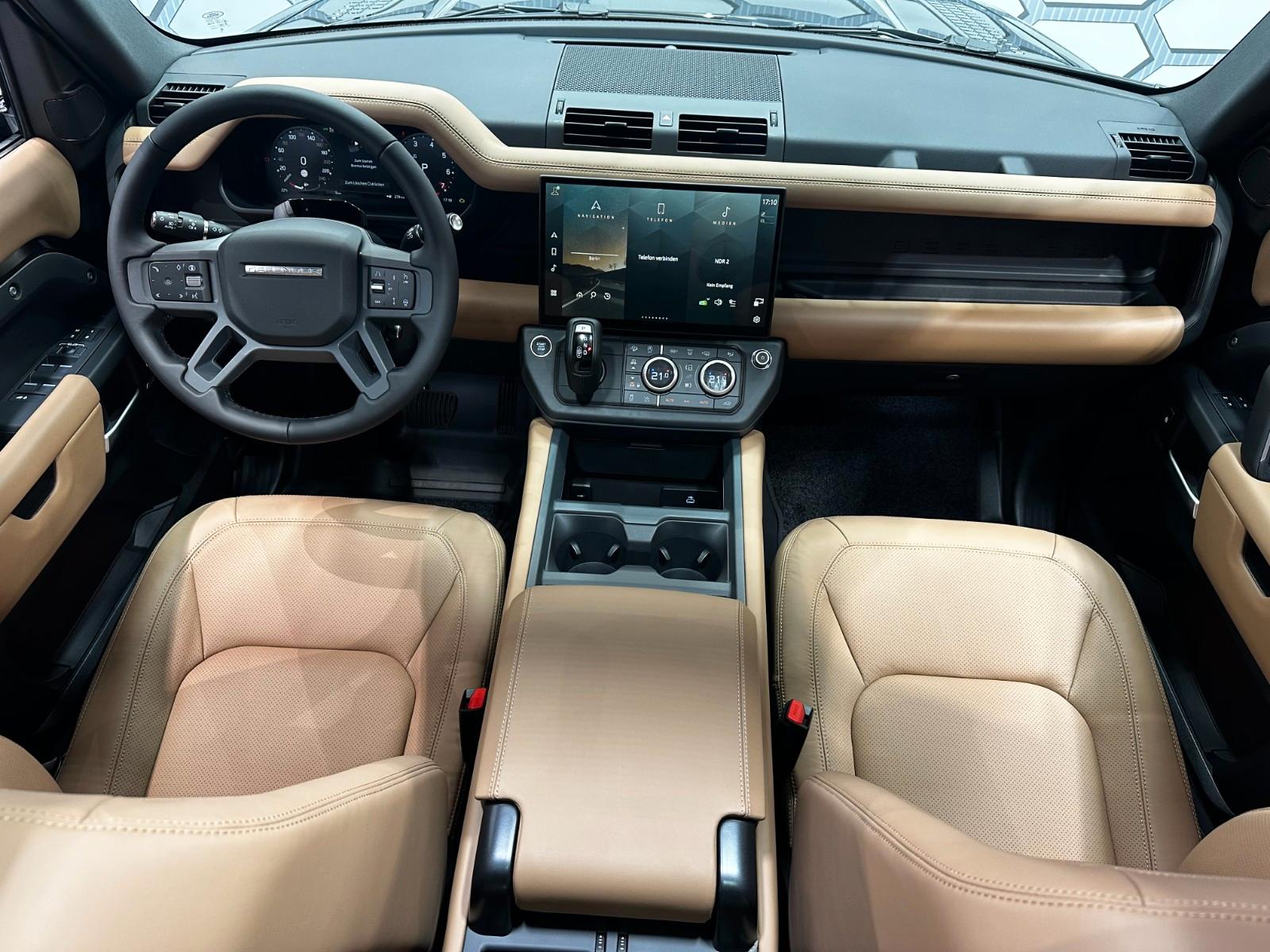 Land Rover DEFENDER 110 /P425 X-Dynamik V8/MY2026 /22/tan