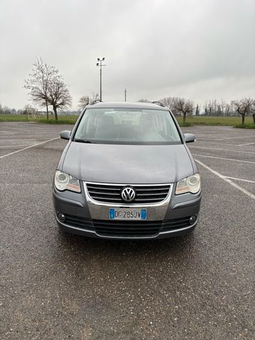 Volkswagen Touran 2.0 TDI DSG Highline 7 posti !