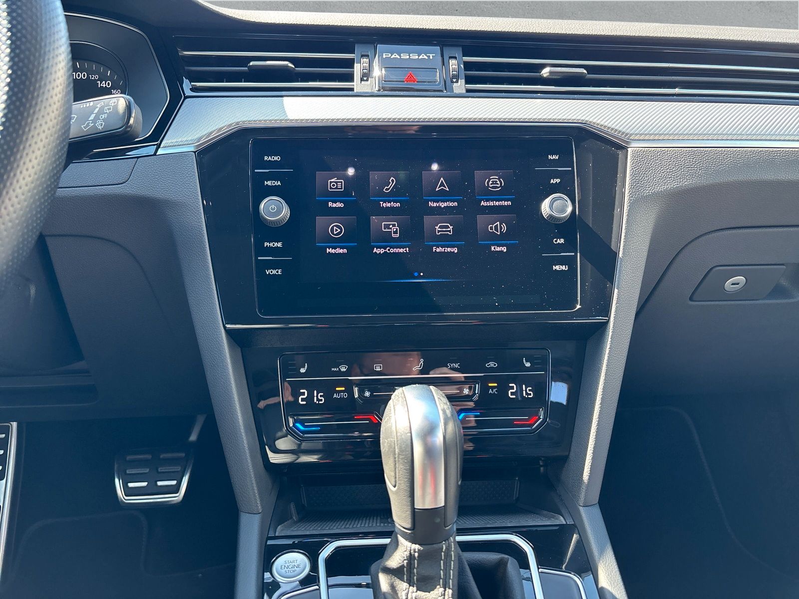 Fahrzeugabbildung Volkswagen Passat Variant 2.0 TDI R-Line AHK elek. Heckkl.