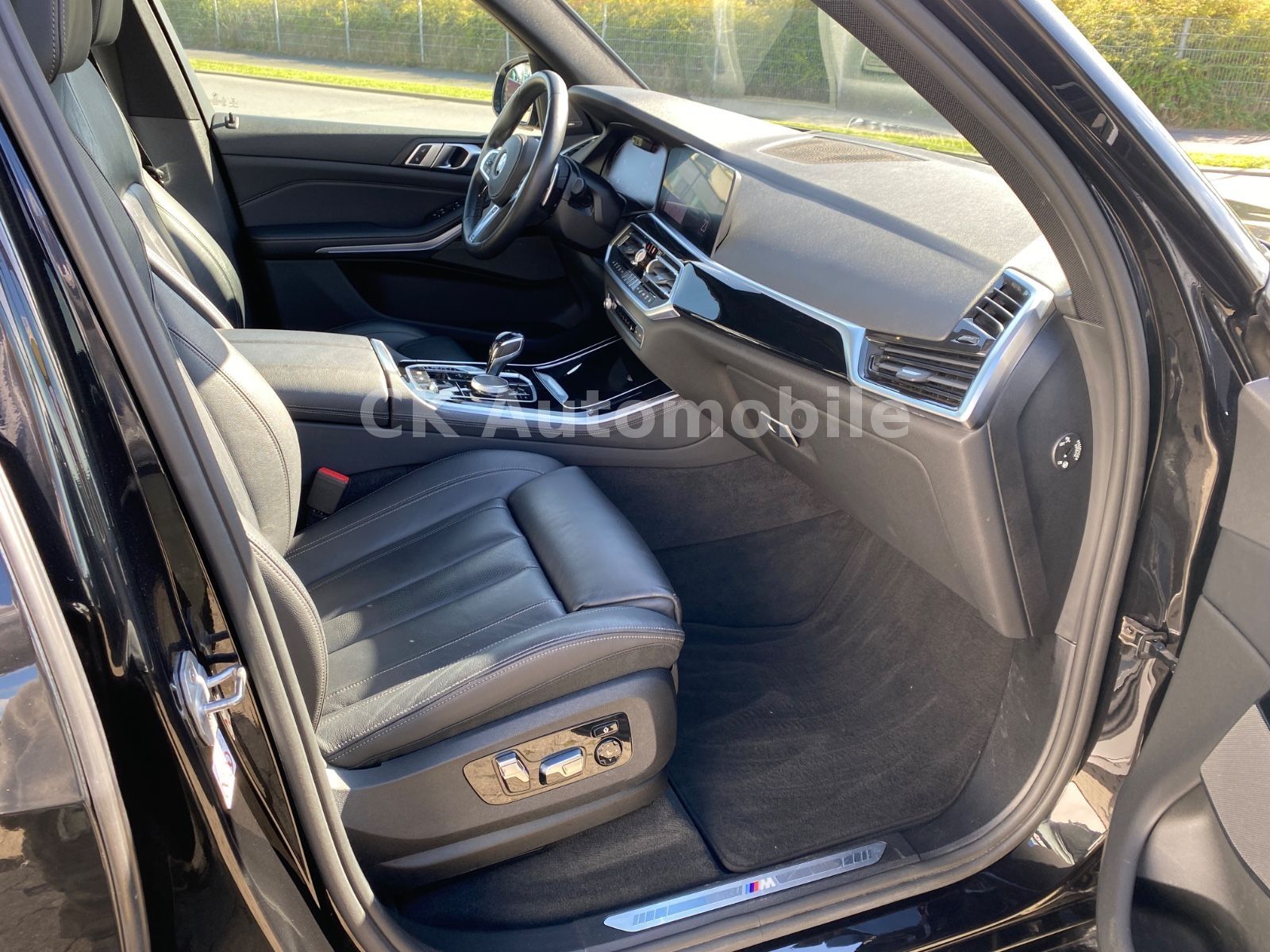 Fahrzeugabbildung BMW X5 xDrive 30d MSport/22Zoll/HeadUp/Pano/360°/LED