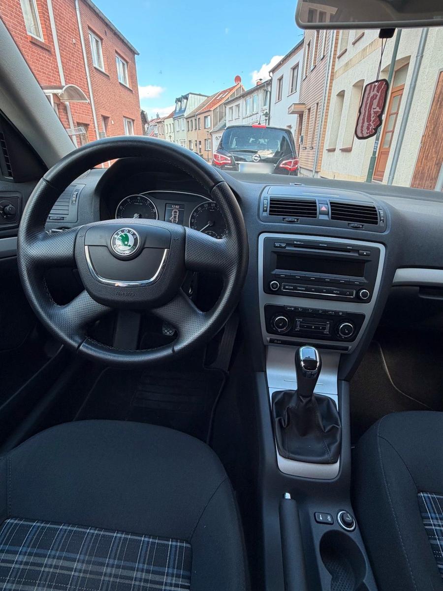 Skoda Octavia 2012 — photo 9