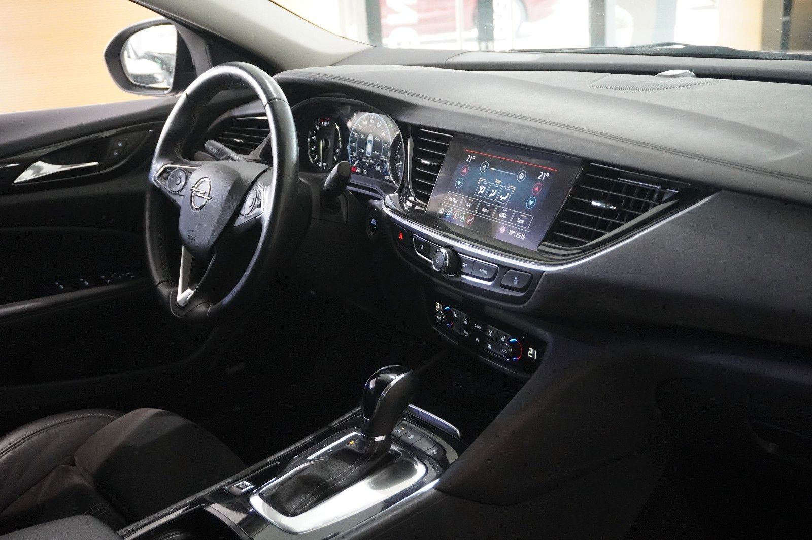 Fahrzeugabbildung Opel Insignia B GS 2.0D BSUINESS NAVI/LED/KAMERA/AHK