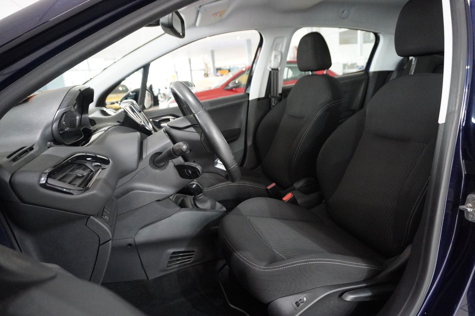 Fahrzeugabbildung Peugeot 208 LIM. 1.2 ACTIVE NAVI/LED/KLIMA/SHZ/PDC/TEMP