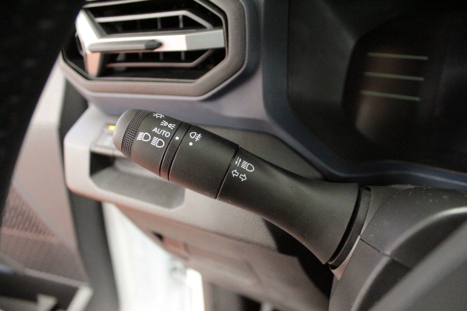 Fahrzeugabbildung Dacia Duster ECO-G 100 Expression*Winterpaket*