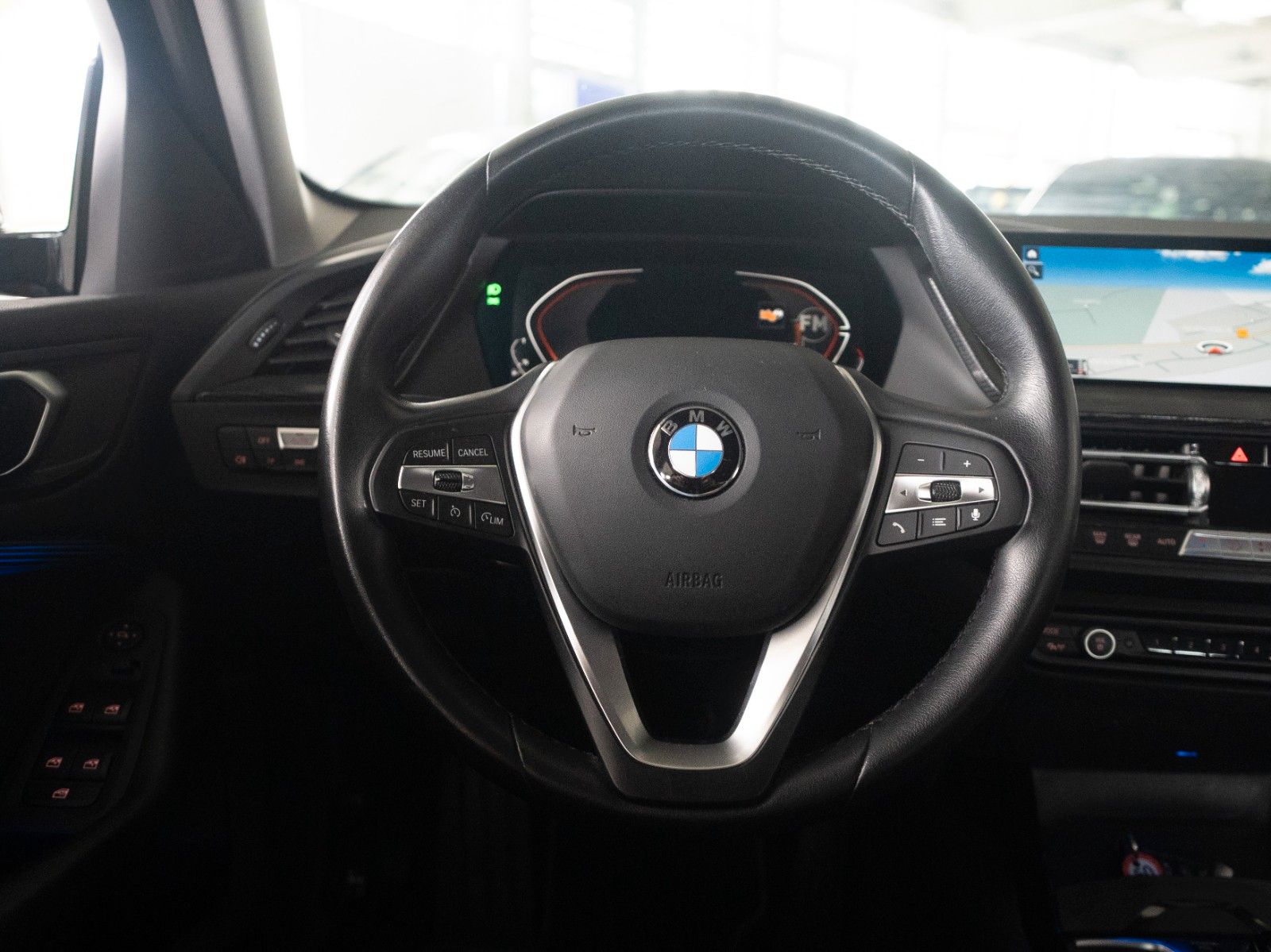 Fahrzeugabbildung BMW 118 i Sport Line AUTOMATIK/SITZHZG./PDC V+H/DAB